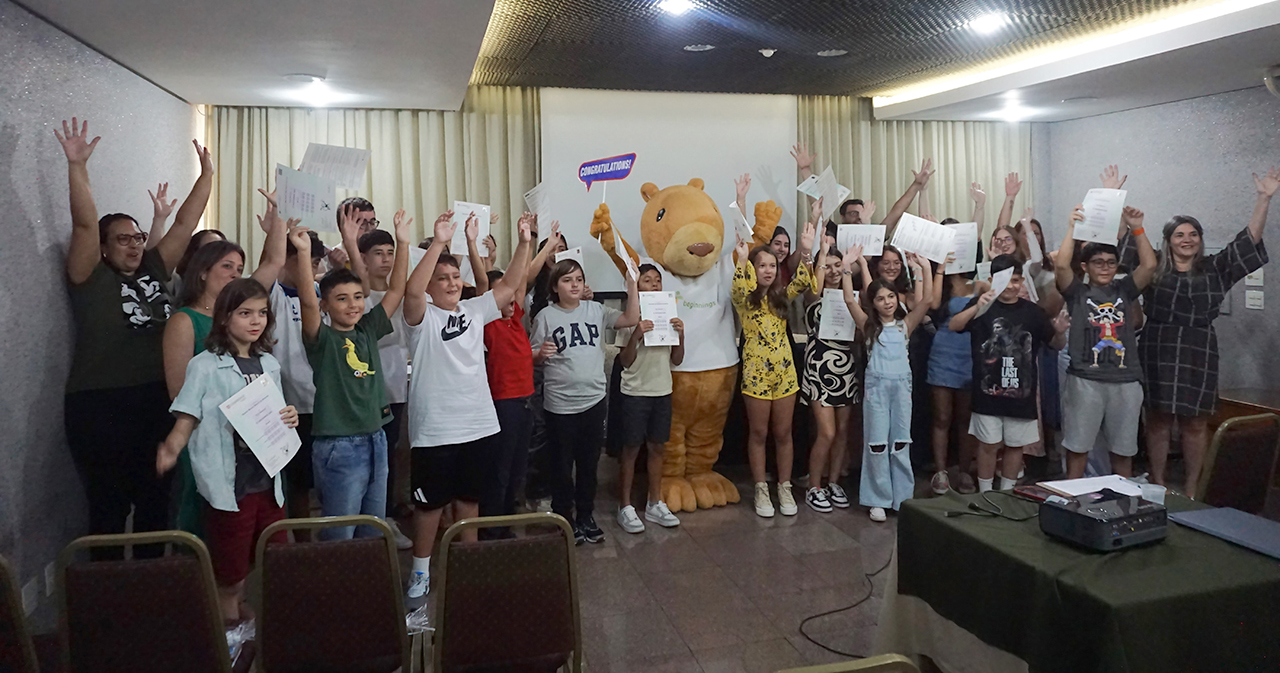 Entrega dos certificados do exame de Cambridge 2024 - Beginnings Education Center